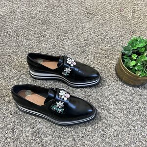 Zara Black Platform Shoes with Modern Elegance